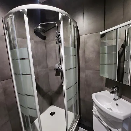 Agreable Et Vaste A 350 M De Paris Жантийи