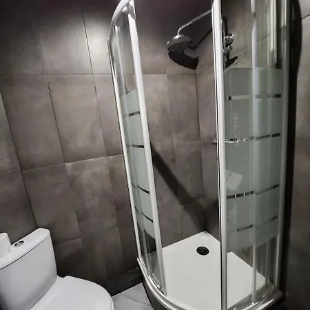 Апартаменты Agreable Et Vaste A 350 M De Paris Жантийи